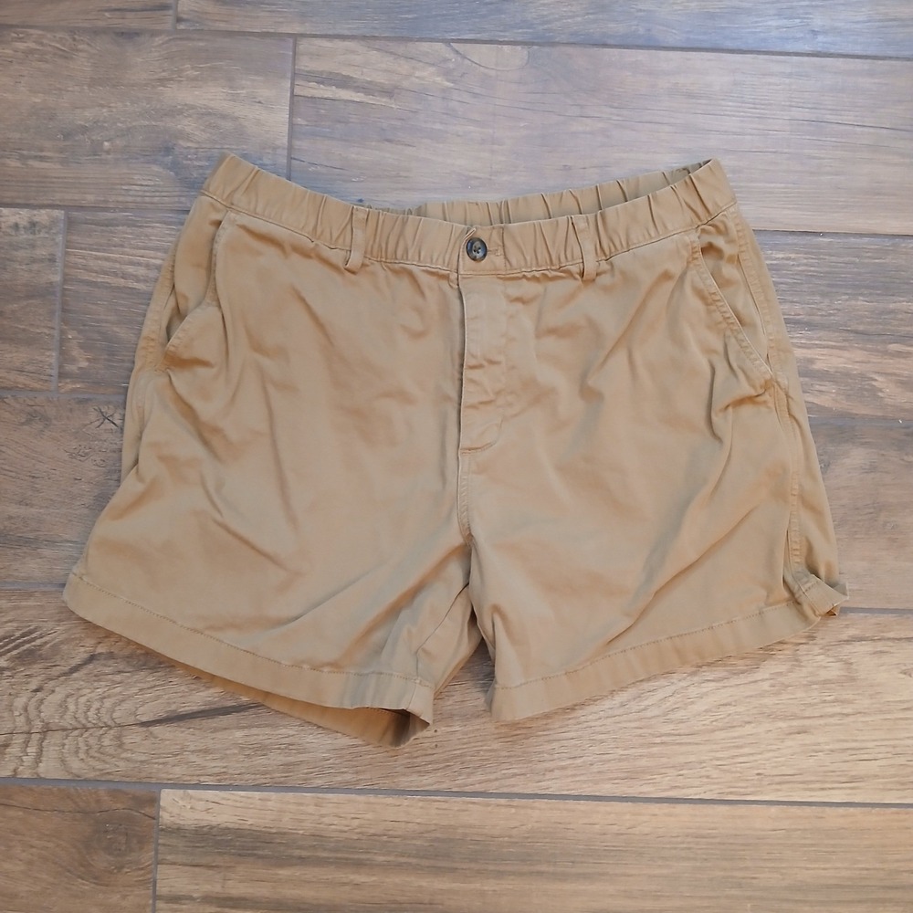 Classic Men's Flat Front Shorts in Khaki